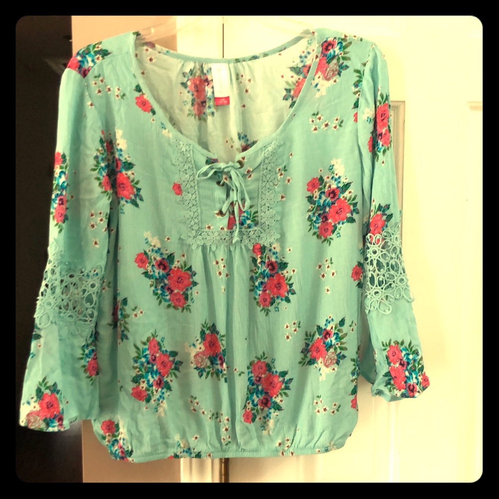 Cute blouse